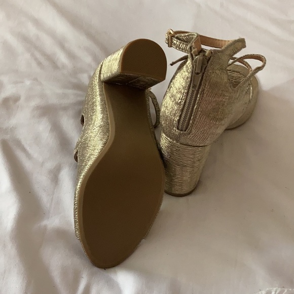 NWT REPORT Go strap sandals never worn - Picture 5 of 5